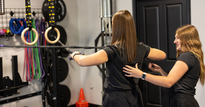 Tight Mid-Back? The Overlooked Cause of Shoulder, Neck, and Rib Pain